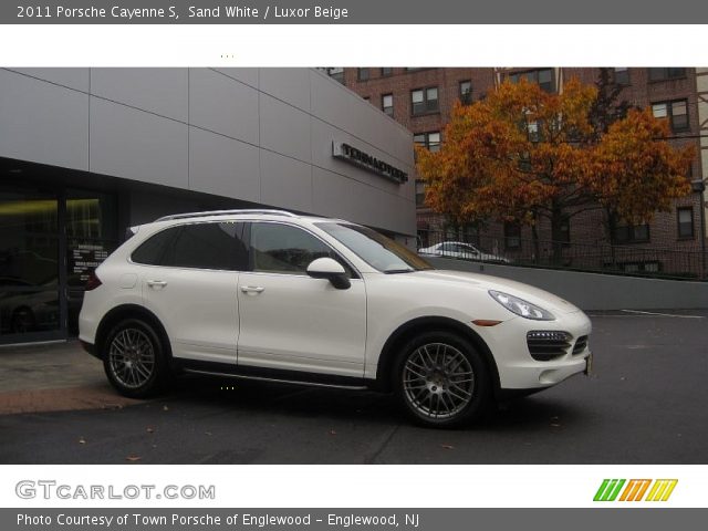 2011 Porsche Cayenne S in Sand White