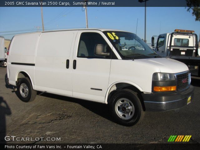 2005 GMC Savana Van 2500 Cargo in Summit White