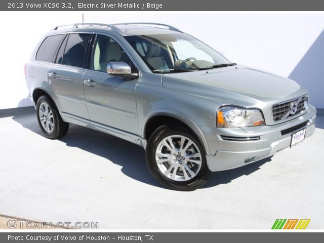 2013 Volvo XC90 3.2 in Electric Silver Metallic