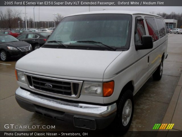 2005 Ford E Series Van E350 Super Duty XLT Extended Passenger in Oxford White