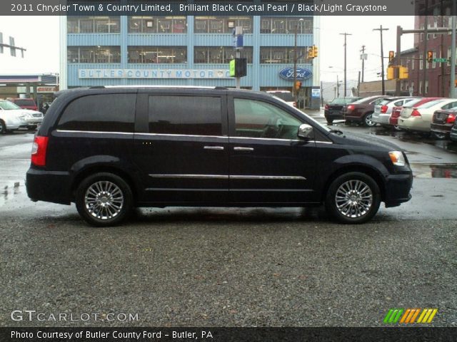 2011 Chrysler Town & Country Limited in Brilliant Black Crystal Pearl