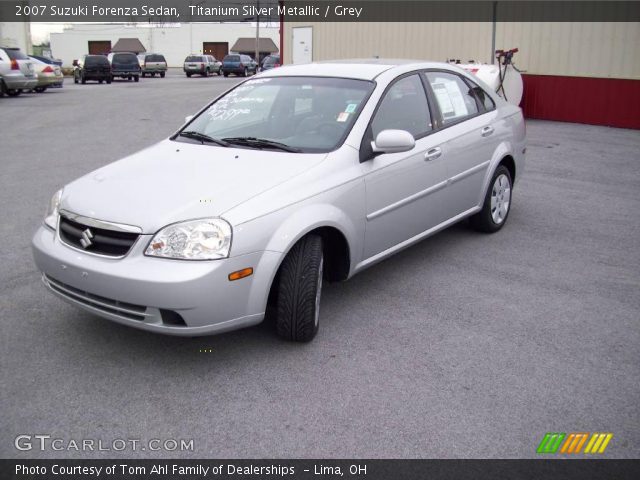 2007 Suzuki Forenza Sedan in Titanium Silver Metallic