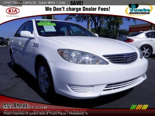 2005 Toyota Camry LE in Super White
