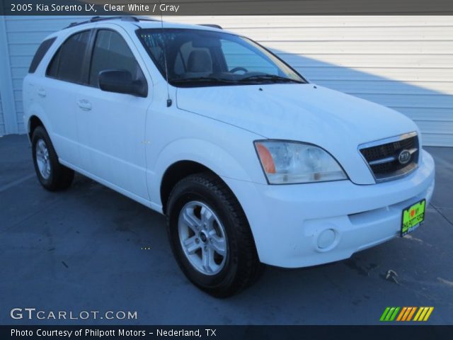 2005 Kia Sorento LX in Clear White