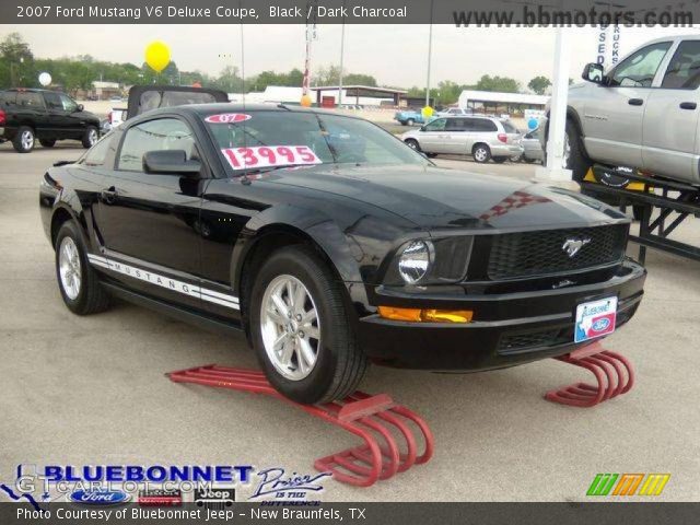 2007 Ford Mustang V6 Deluxe Coupe in Black