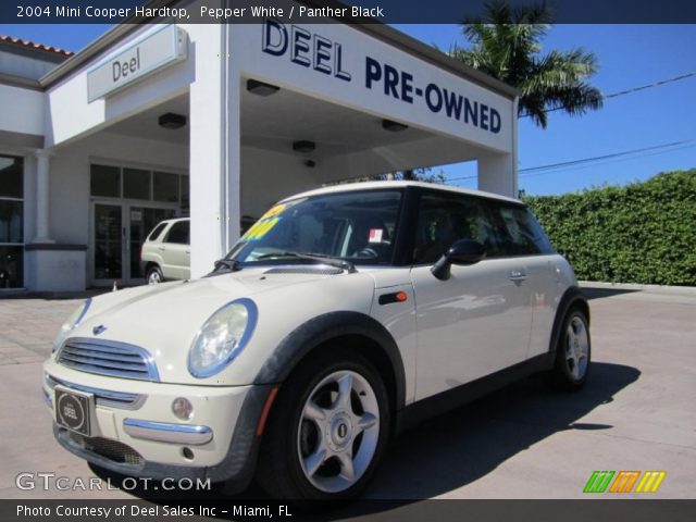 2004 Mini Cooper Hardtop in Pepper White
