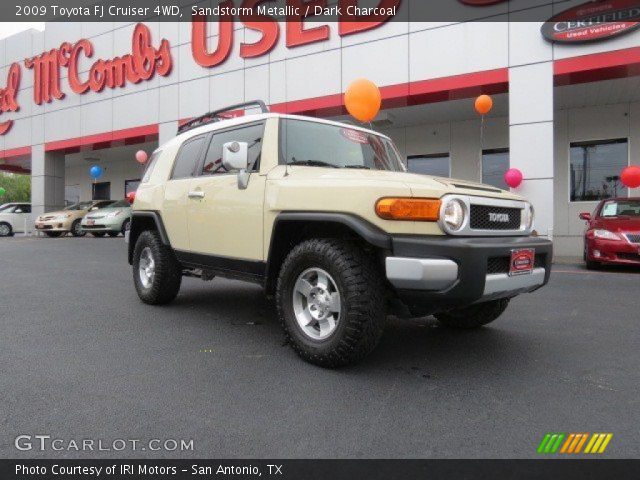 2009 Toyota FJ Cruiser 4WD in Sandstorm Metallic