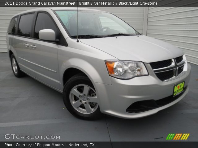 2011 Dodge Grand Caravan Mainstreet in Bright Silver Metallic