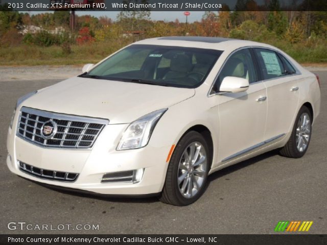 2013 Cadillac XTS Premium FWD in White Diamond Tricoat