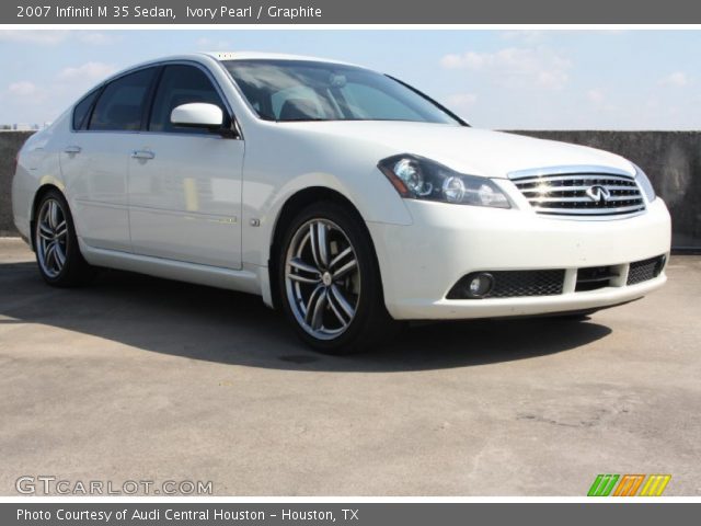 2007 Infiniti M 35 Sedan in Ivory Pearl