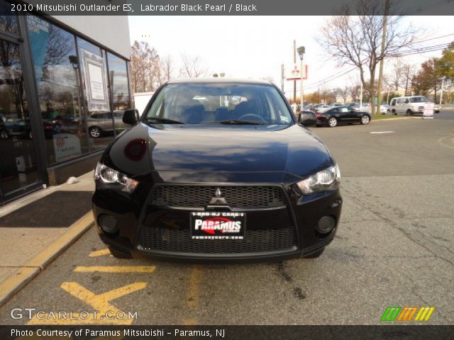2010 Mitsubishi Outlander ES in Labrador Black Pearl
