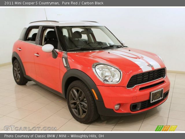 2011 Mini Cooper S Countryman in Pure Red