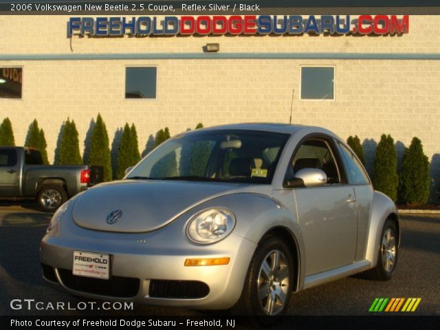 2006 Volkswagen New Beetle 2.5 Coupe in Reflex Silver