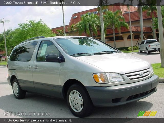 2002 Toyota Sienna LE in Silver Shadow Pearl