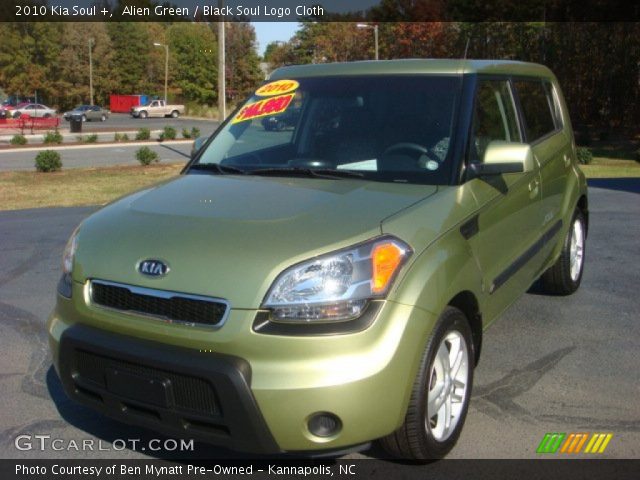 2010 Kia Soul + in Alien Green