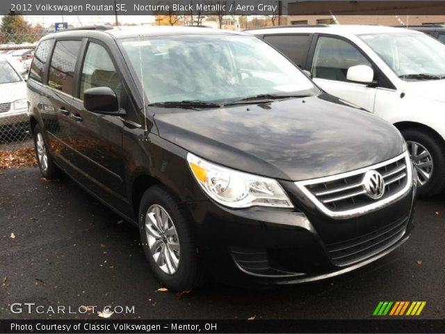 2012 Volkswagen Routan SE in Nocturne Black Metallic