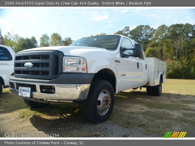 2006 Ford F350 Super Duty XL Crew Cab 4x4 Dually in Oxford White
