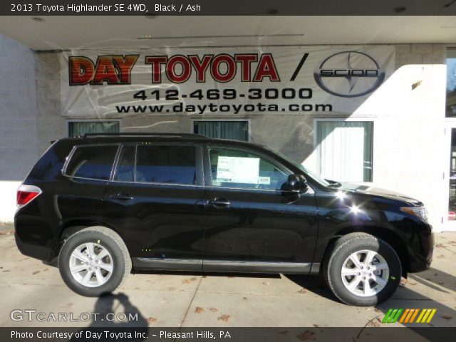2013 Toyota Highlander SE 4WD in Black