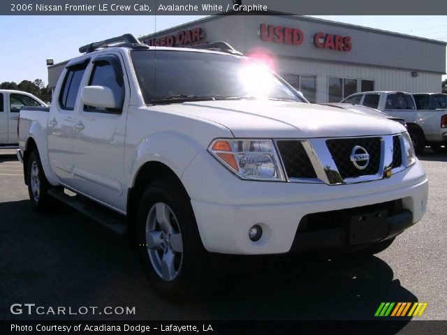 2006 Nissan Frontier LE Crew Cab in Avalanche White