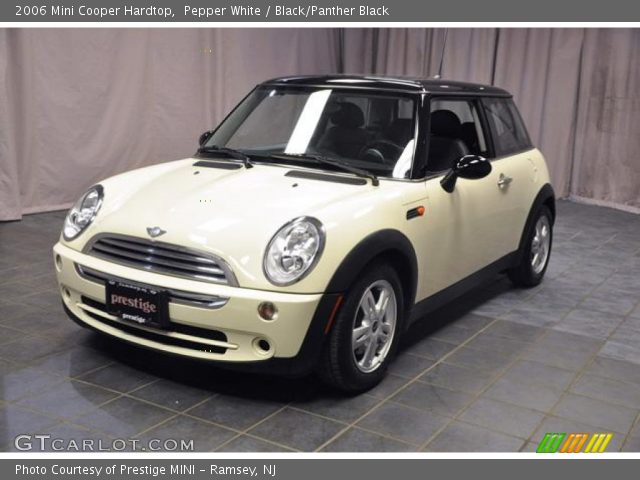 2006 Mini Cooper Hardtop in Pepper White
