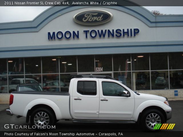2011 Nissan Frontier SL Crew Cab 4x4 in Avalanche White