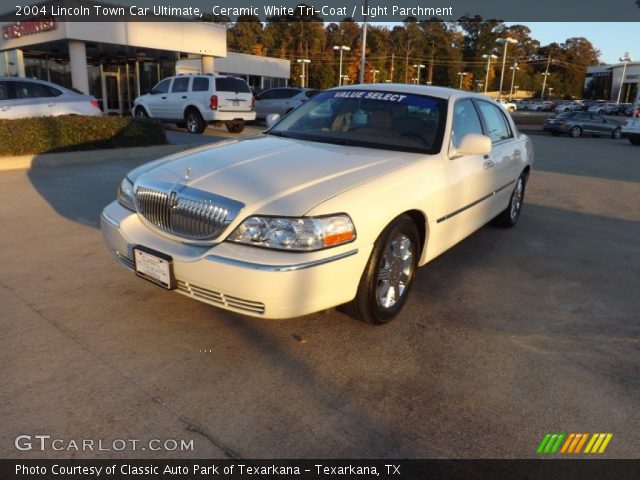 2004 Lincoln Town Car Ultimate in Ceramic White Tri-Coat