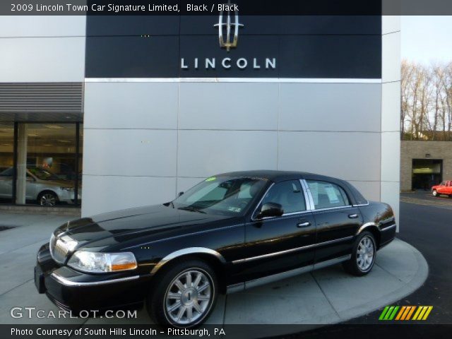 2009 Lincoln Town Car Signature Limited in Black