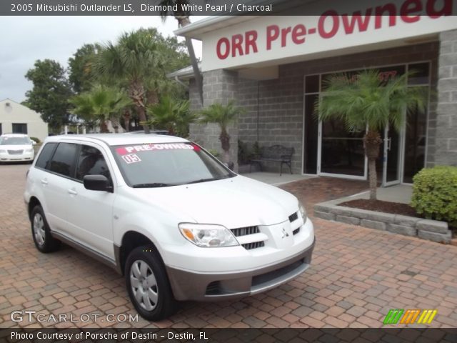 2005 Mitsubishi Outlander LS in Diamond White Pearl