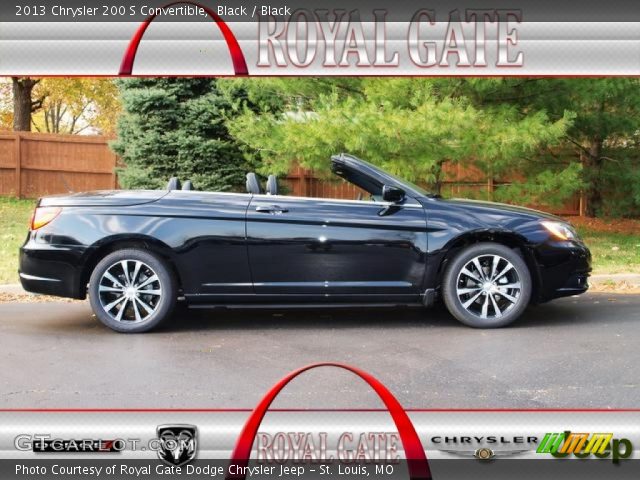 2013 Chrysler 200 S Convertible in Black