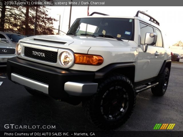 2010 Toyota FJ Cruiser 4WD in Iceberg White