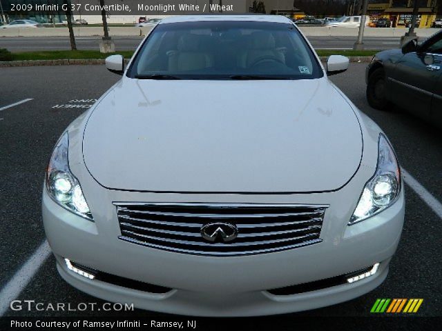 2009 Infiniti G 37 Convertible in Moonlight White
