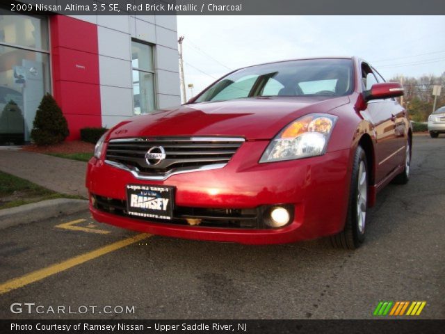2009 Nissan Altima 3.5 SE in Red Brick Metallic