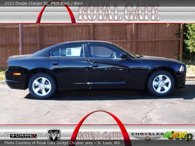 2013 Dodge Charger SE in Pitch Black