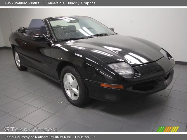 1997 Pontiac Sunfire SE Convertible in Black