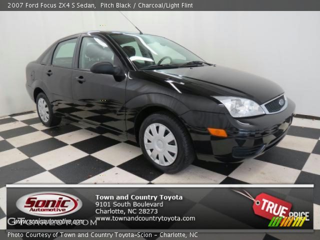 2007 Ford Focus ZX4 S Sedan in Pitch Black