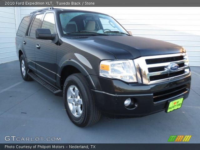 2010 Ford Expedition XLT in Tuxedo Black