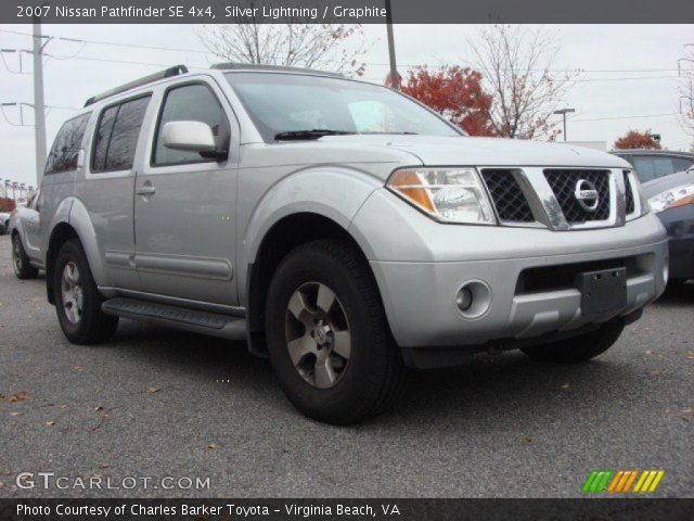 2007 Nissan Pathfinder SE 4x4 in Silver Lightning
