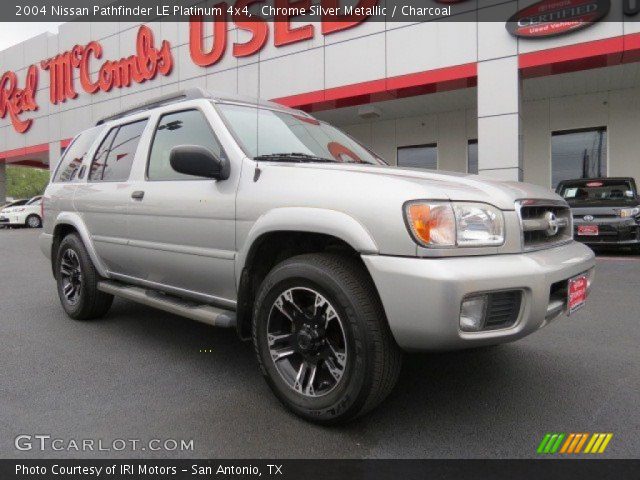 2004 Nissan Pathfinder LE Platinum 4x4 in Chrome Silver Metallic