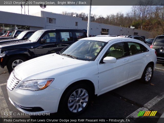 2013 Chrysler 200 Touring Sedan in Bright White