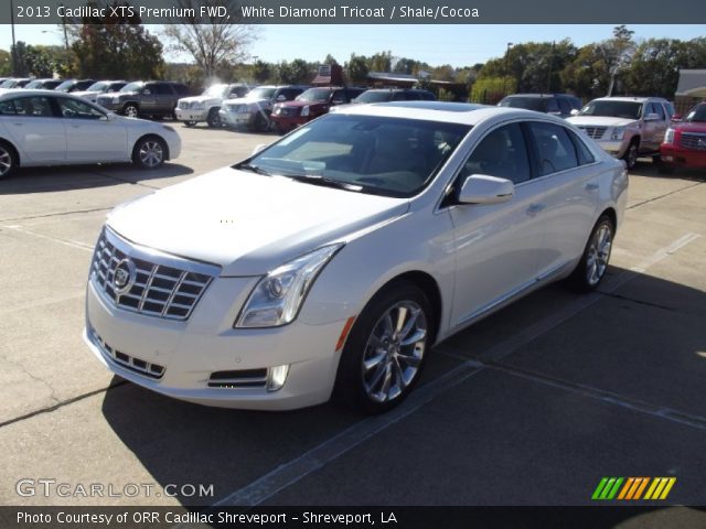 2013 Cadillac XTS Premium FWD in White Diamond Tricoat