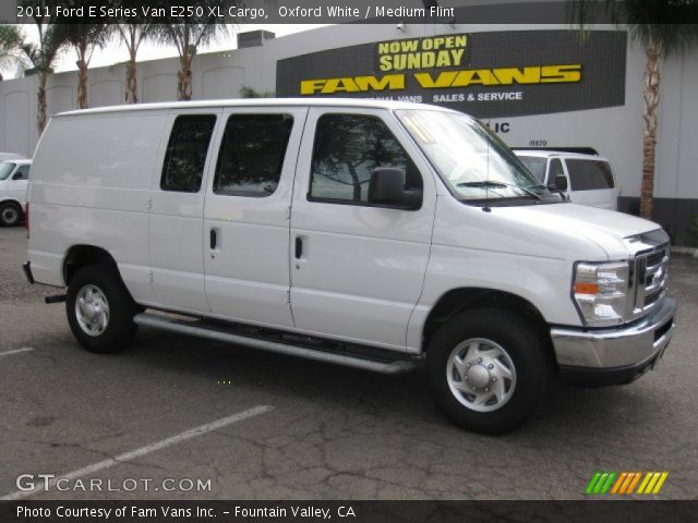 2011 Ford E Series Van E250 XL Cargo in Oxford White