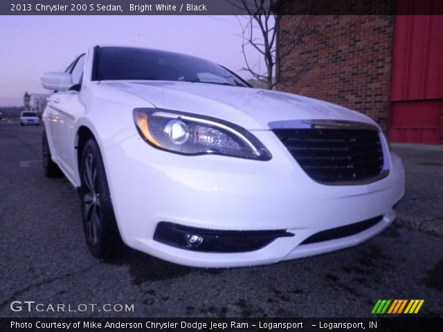 2013 Chrysler 200 S Sedan in Bright White