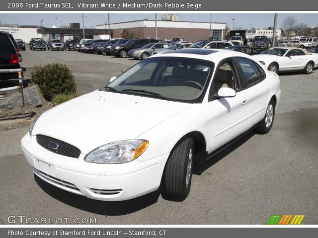 2006 Ford Taurus SEL in Vibrant White