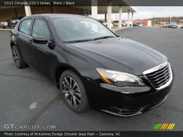 2013 Chrysler 200 S Sedan in Black