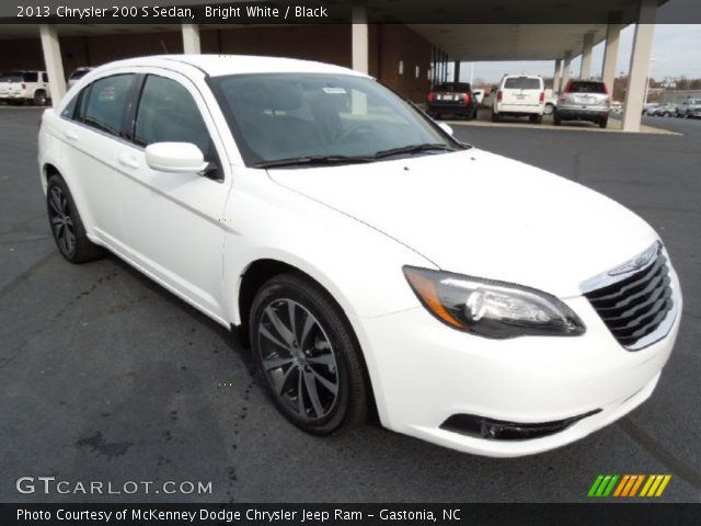 2013 Chrysler 200 S Sedan in Bright White