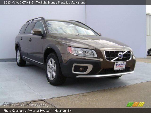 2013 Volvo XC70 3.2 in Twilight Bronze Metallic
