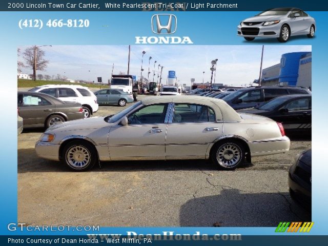 2000 Lincoln Town Car Cartier in White Pearlescent Tri-Coat