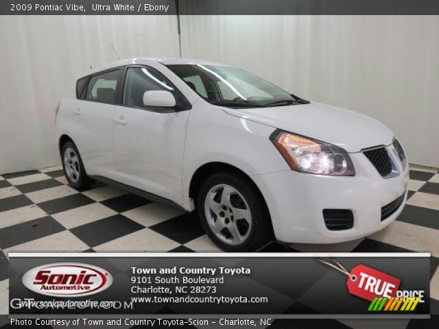 2009 Pontiac Vibe  in Ultra White