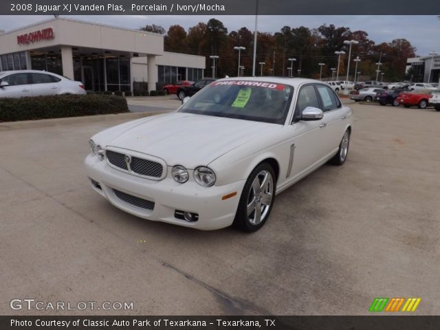 2008 Jaguar XJ Vanden Plas in Porcelain