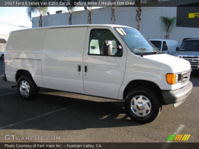2007 Ford E Series Van E150 Cargo in Oxford White